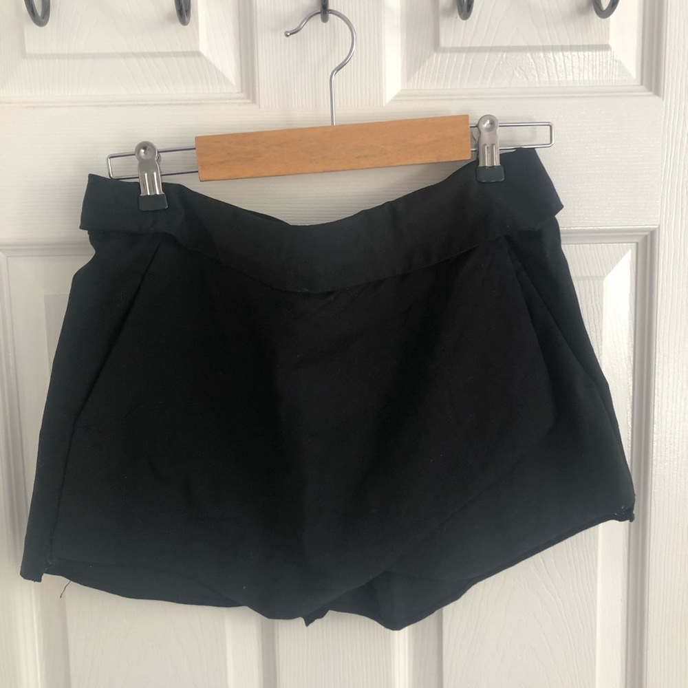 Aritzia Talula Berklee Skort